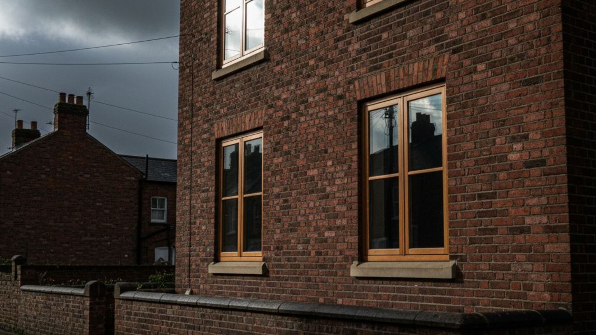 Wring Window How Long Do Aluminium Windows & Composite Doors Last?